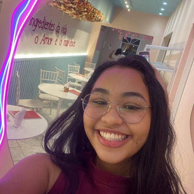 Foto da estudante Sâmia Sousa Fernandes